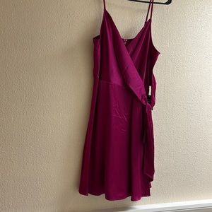 Holiday Party Express woman’s magenta Faux wrap mini dress size medium